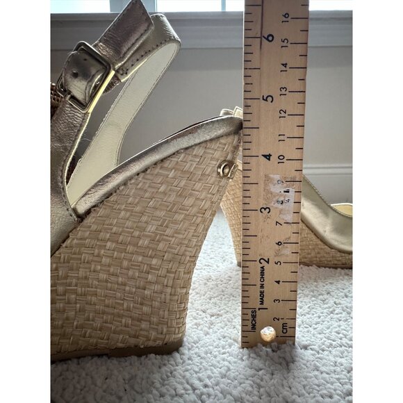 Lilly Pulitzer Size 9 Gold Metallic Kristin Wedge Peeptoe Sandal - Picture 13 of 16